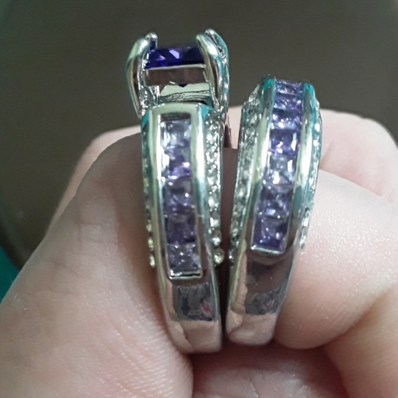 Ring - Picture 2 of 4